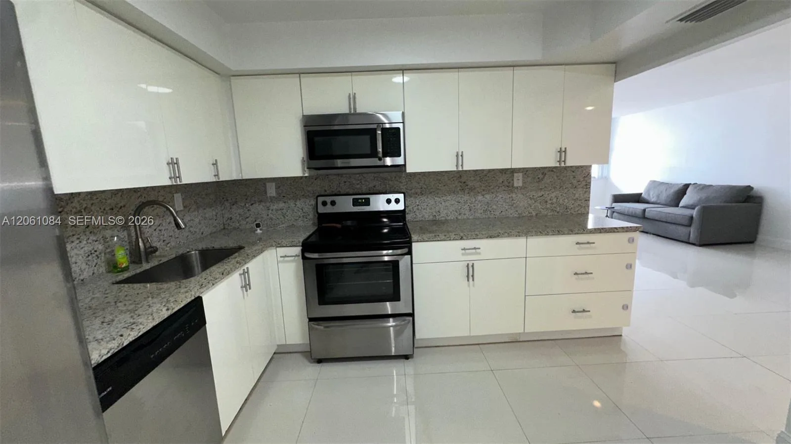 250 174th St # 1808, Sunny Isles Beach, FL 33160 photo 2