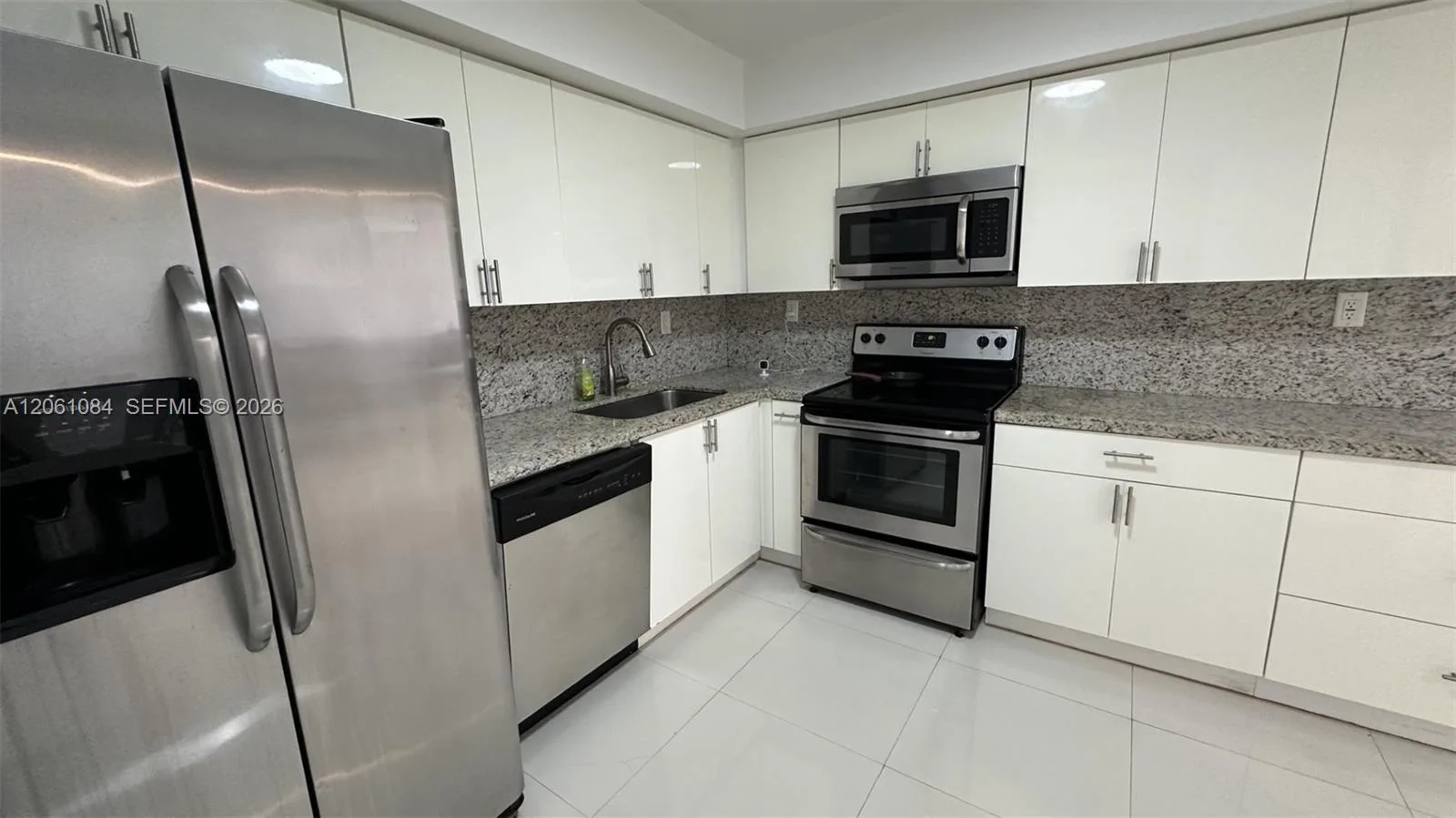 250 174th St # 1808, Sunny Isles Beach, FL 33160 photo 3