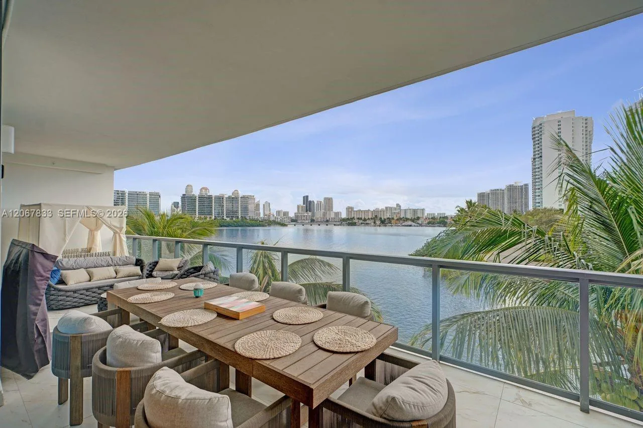 3300 NE 188th St # 210, Aventura, FL 33180