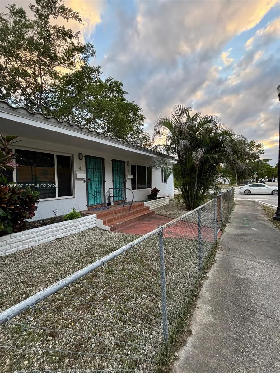 2 NE 45th St, Miami, FL 33137 photo 3