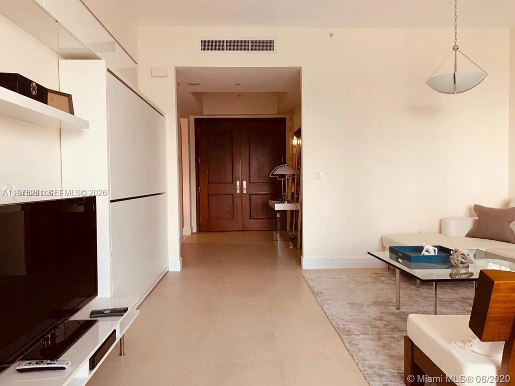 1425 Brickell Ave # 43D, Miami, FL 33131