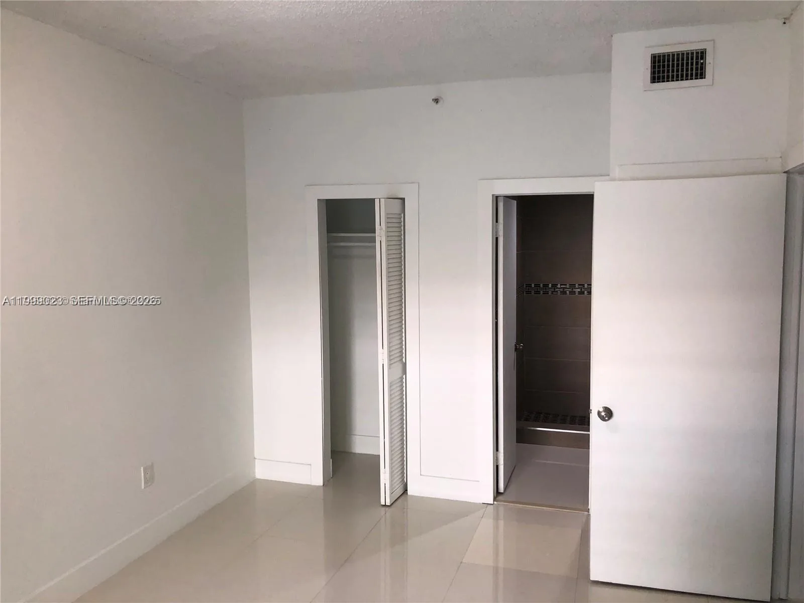 2730 Collins Ave # 310, Miami Beach, FL 33140 photo 2
