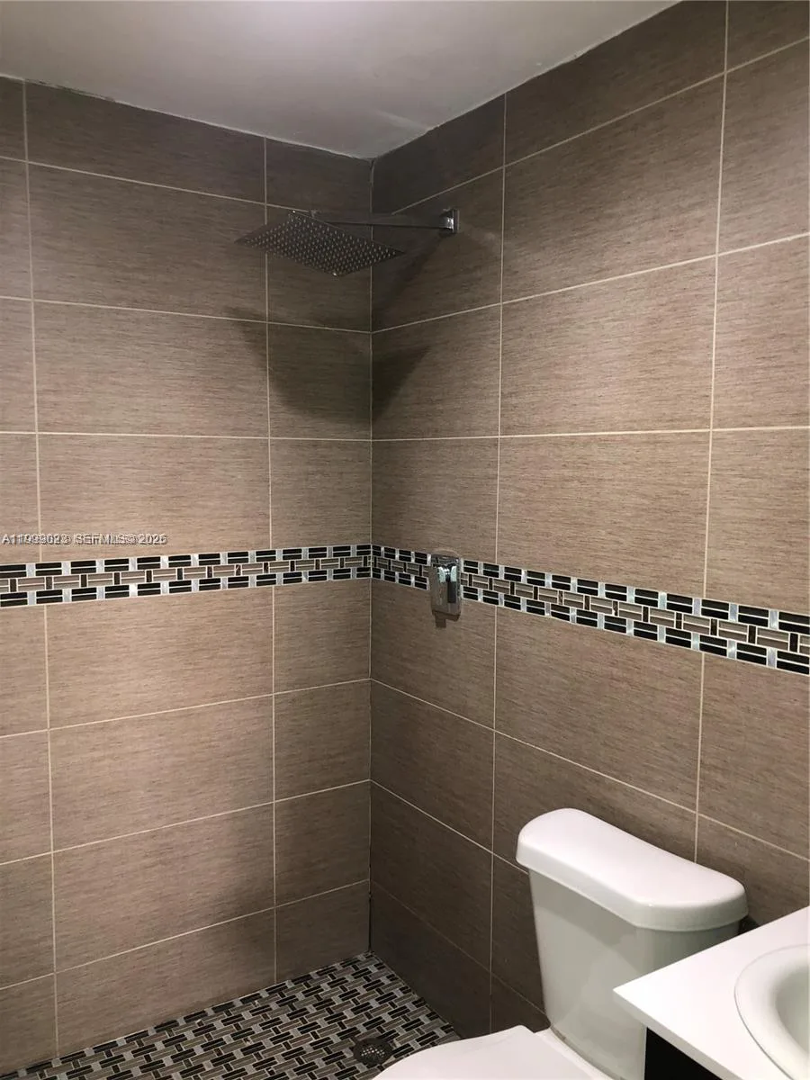 2730 Collins Ave # 310, Miami Beach, FL 33140 photo 3
