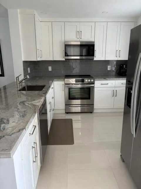 424 SE 10th Street # 203, Dania Beach, FL 33004