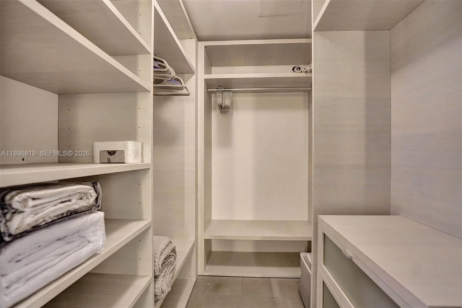 88 SW 7th St # 1408, Miami, FL 33130 photo 12