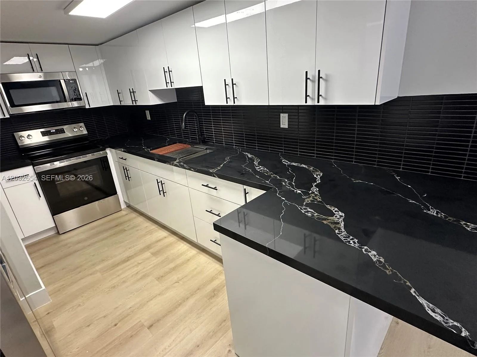 10090 NW 80th Ct # 1325, Hialeah Gardens, FL 33016