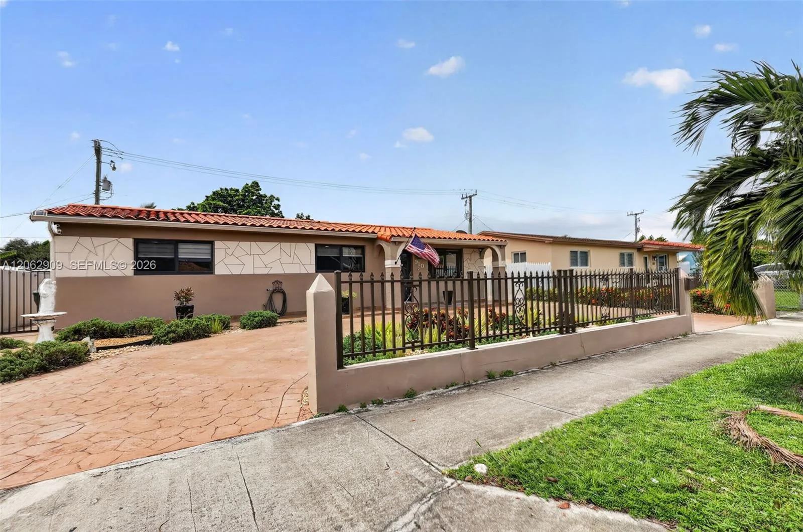 Listing photo 4