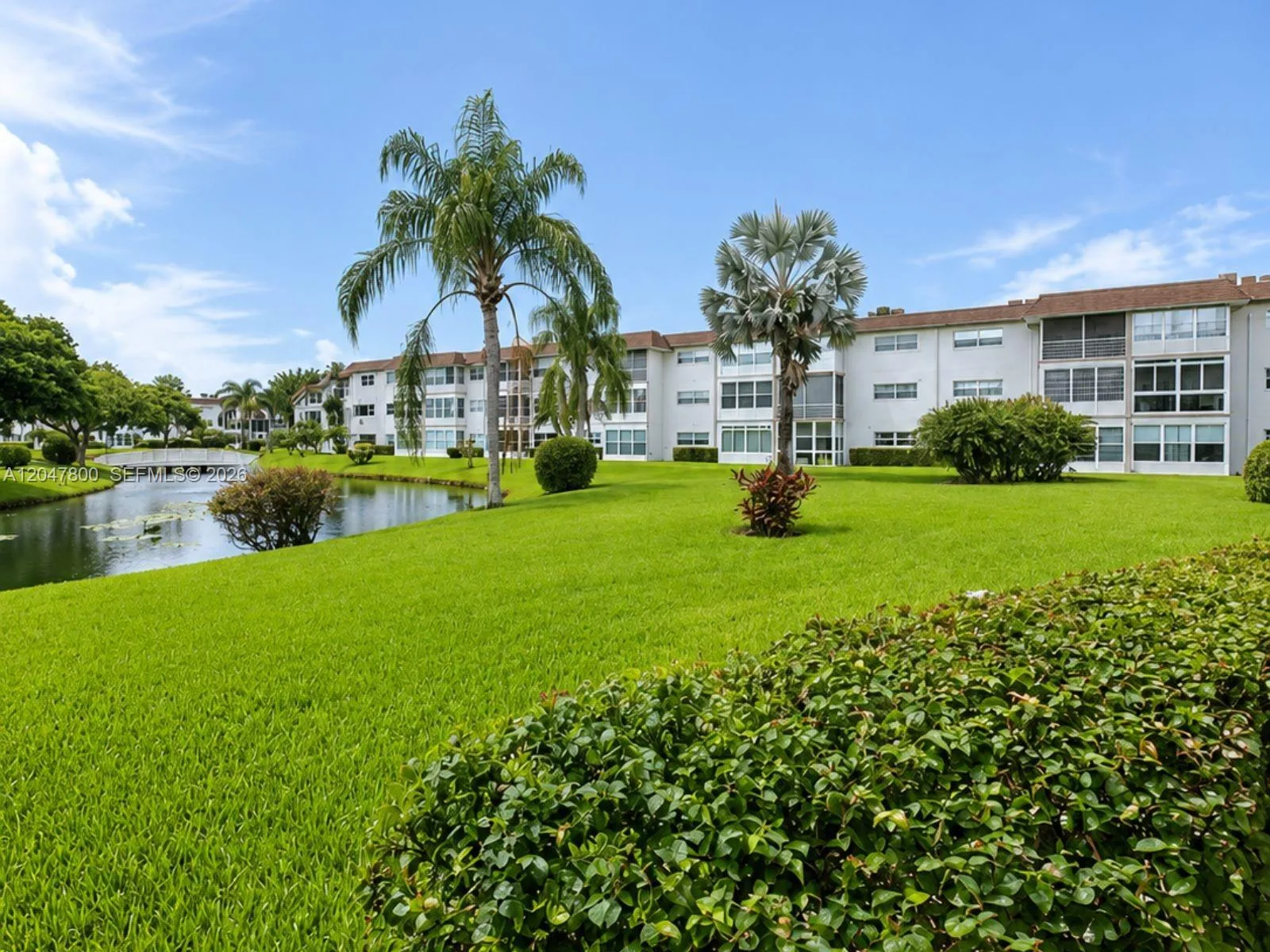4700 NW 35th St # 411, Lauderdale Lakes, FL 33319