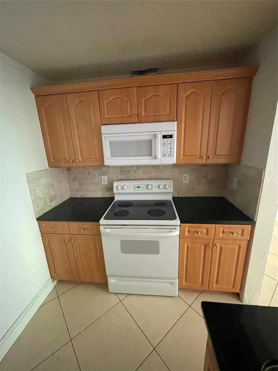 770 SE 2ND Avenue # B210, Deerfield Beach, FL 33441 photo 11