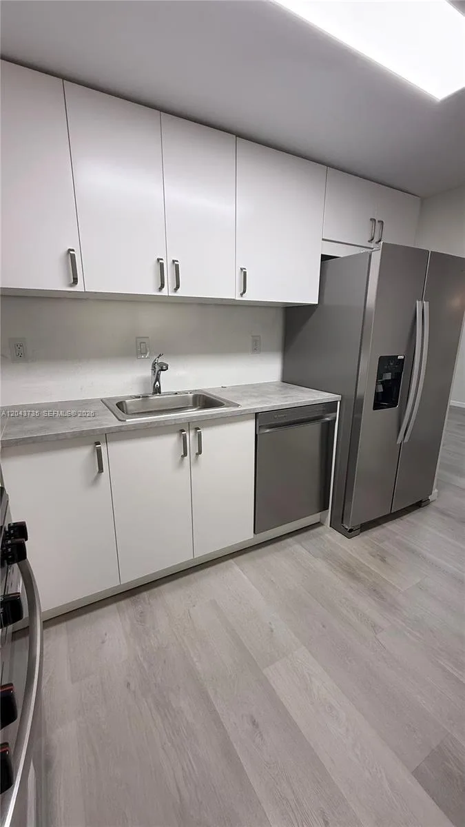 300 Bayview Dr # 211, Sunny Isles Beach, FL 33160 photo 3