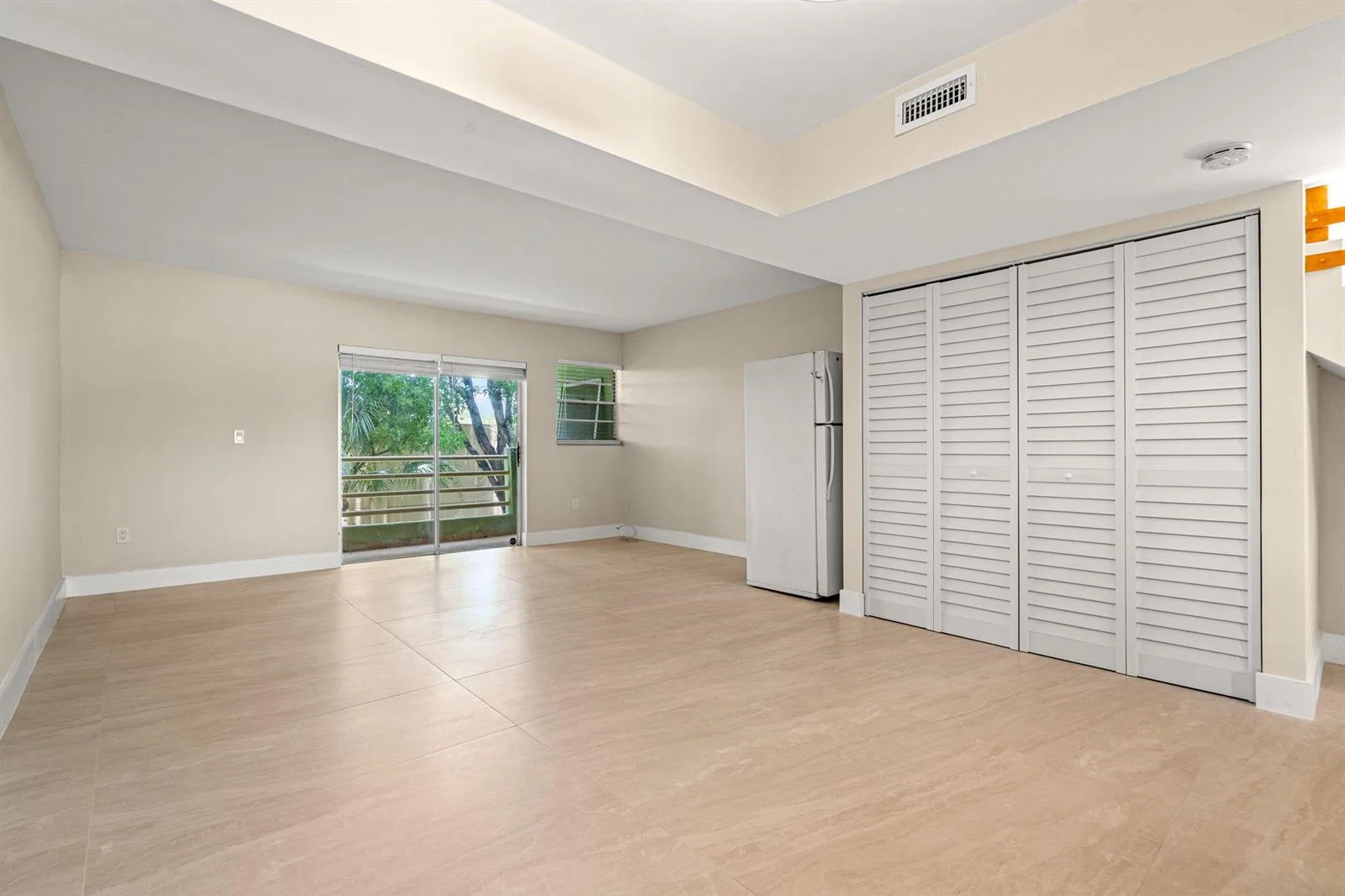 11099 NW 7th Street, Miami, FL 33172 photo 2