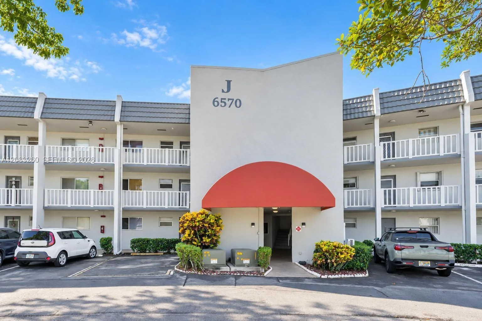 6570 Royal Palm Blvd # 302J, Margate, FL 33063