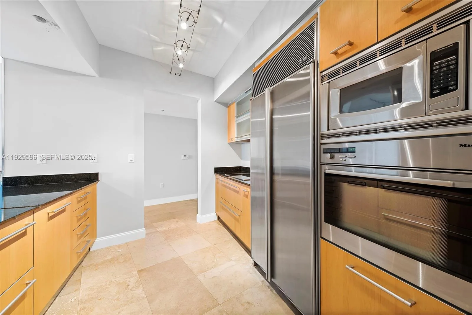 400 Alton Rd # 1805, Miami Beach, FL 33139 photo 3