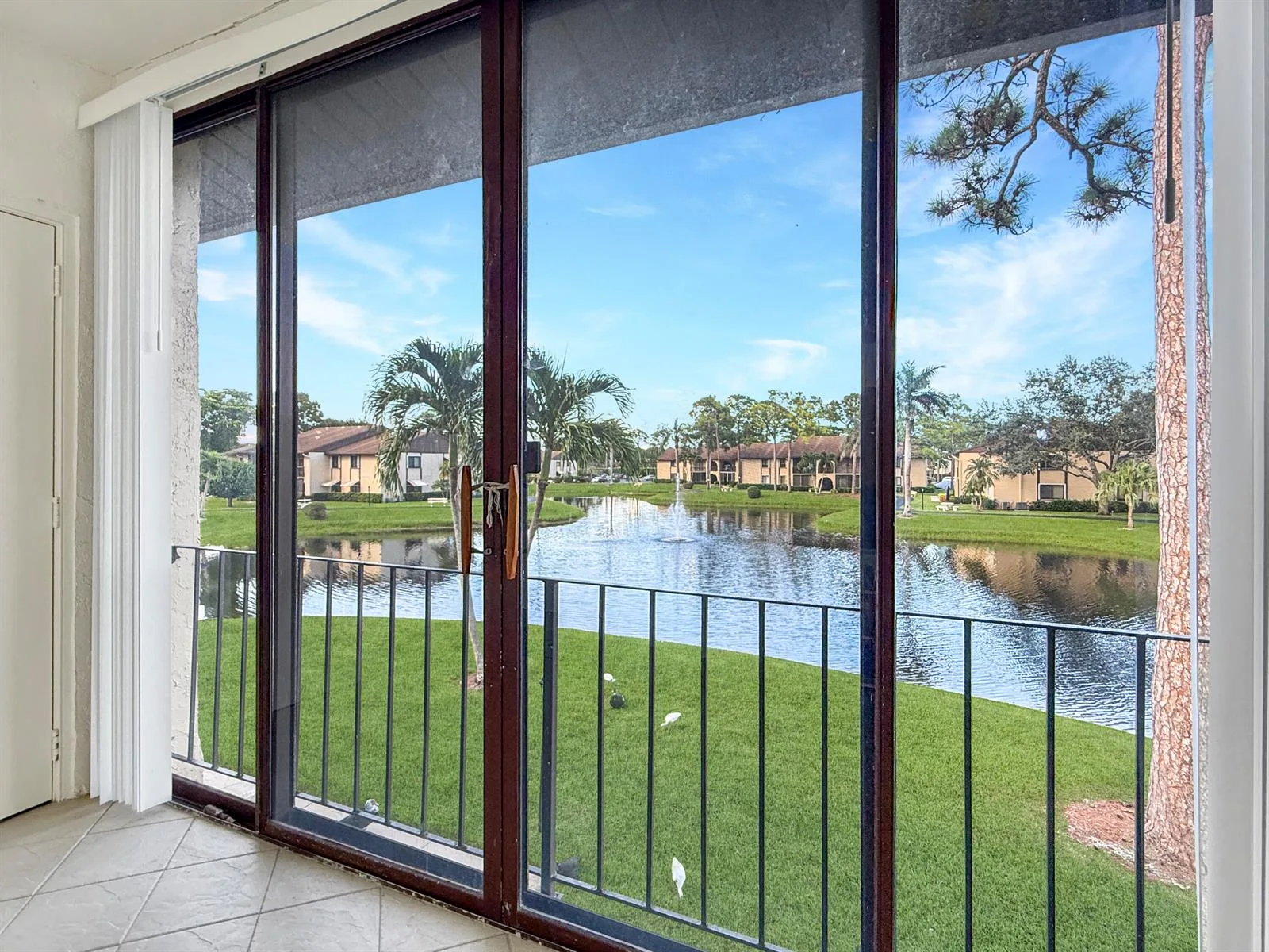 232 Pine High Occupancy Vehicle Circle # C2, FL 33463 photo 3
