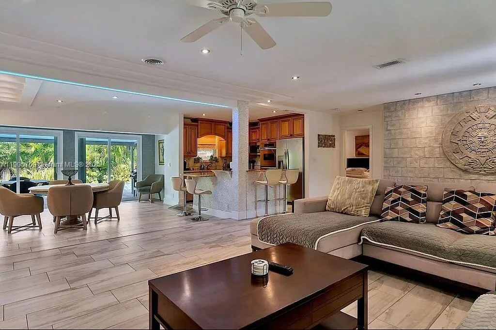 4521 NE 15th Ter, Oakland Park, FL 33334 photo 13