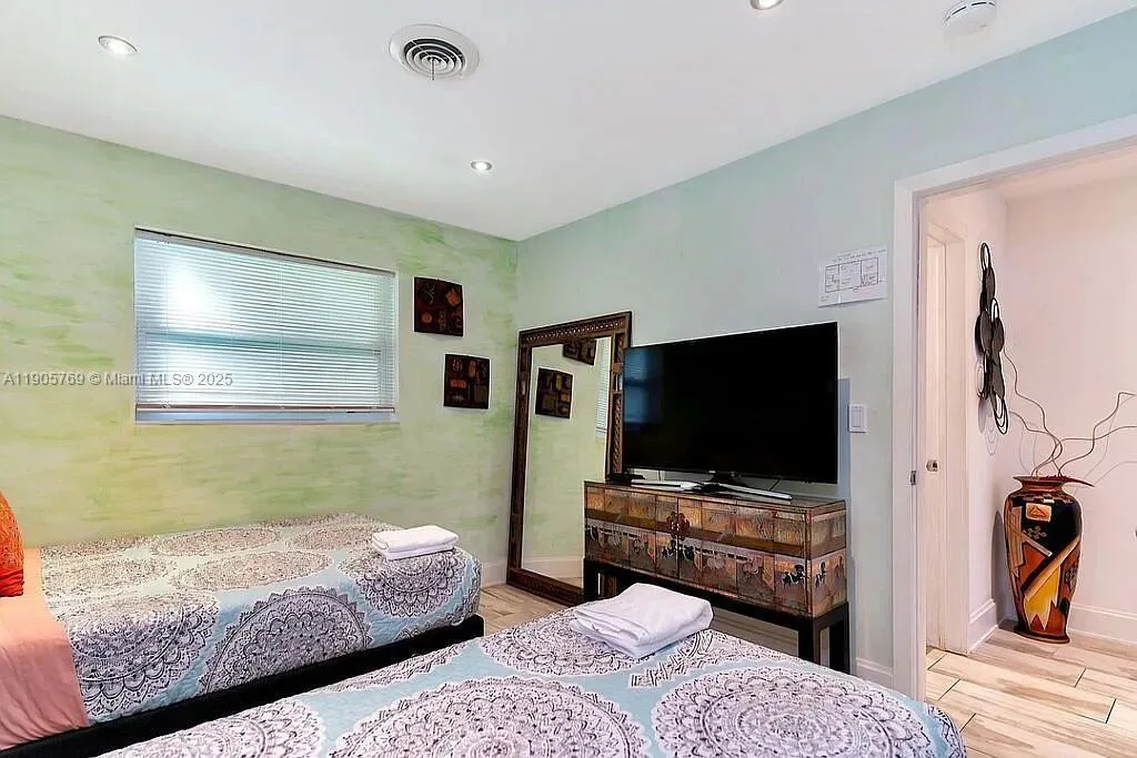 4521 NE 15th Ter, Oakland Park, FL 33334 photo 7