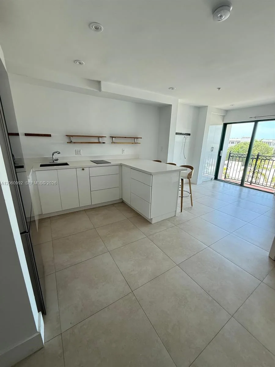 5785 SW 72nd St # 5785, South Miami, FL 33143