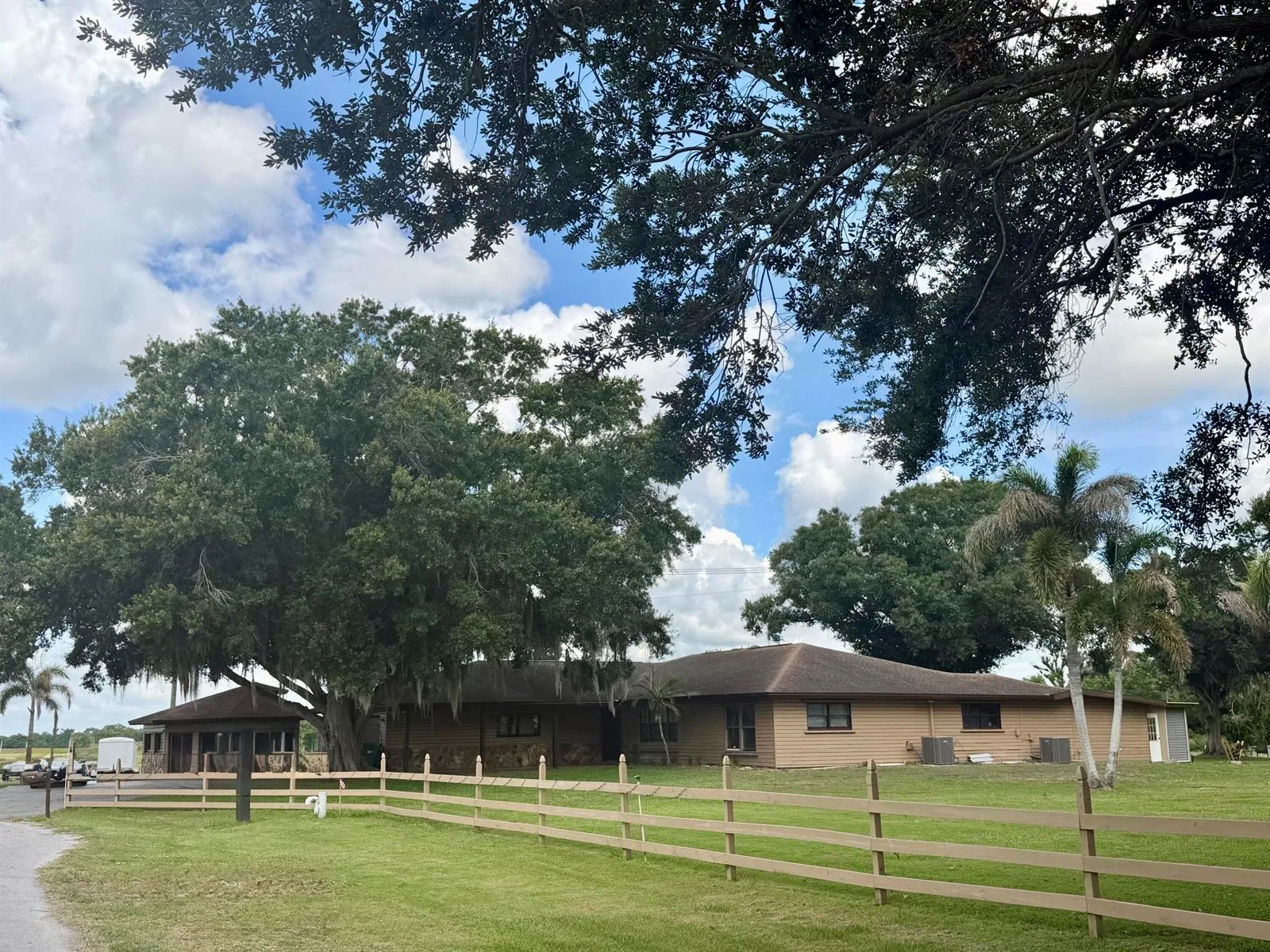1631 SE 24th Boulevard, Okeechobee, FL 34974