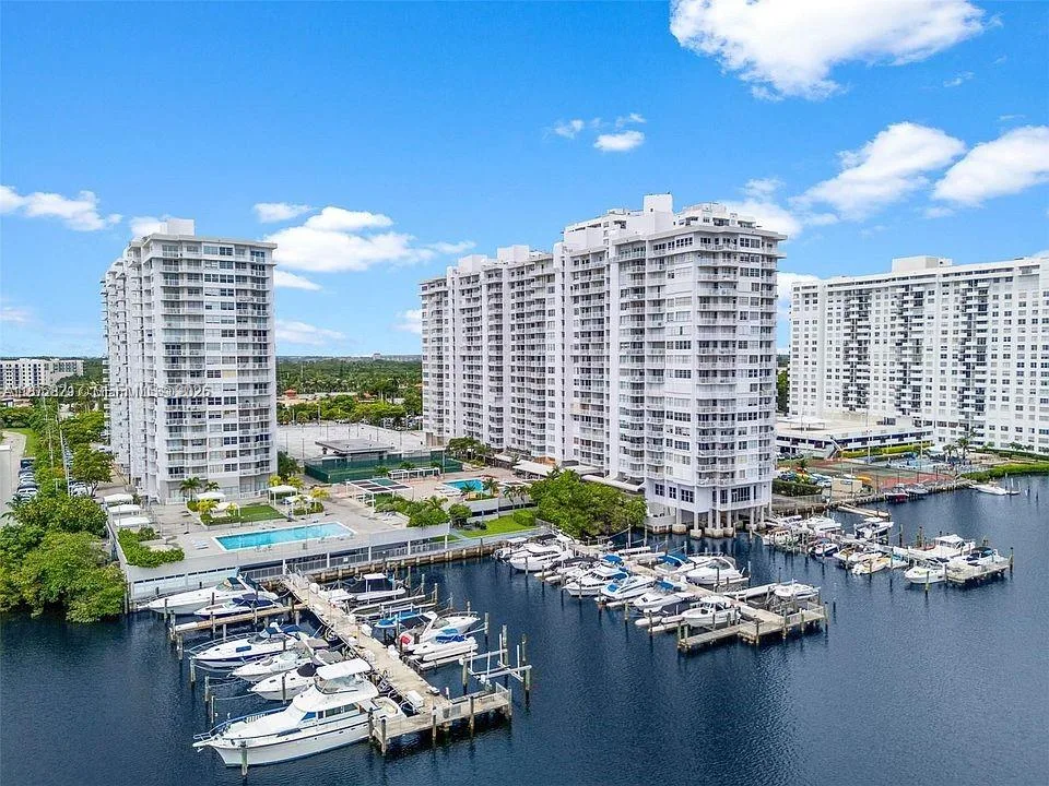 18071 Biscayne Blvd # 1401, Aventura, FL 33160