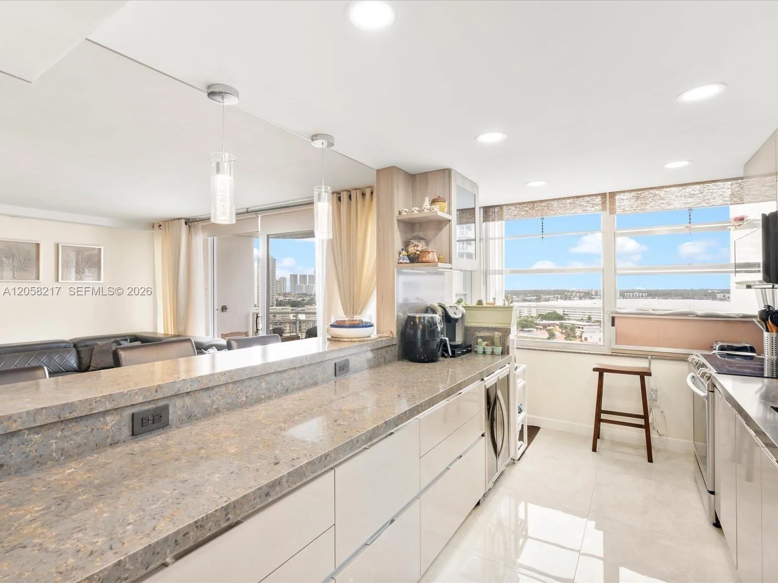 18071 Biscayne Blvd # 1401, Aventura, FL 33160 photo 11