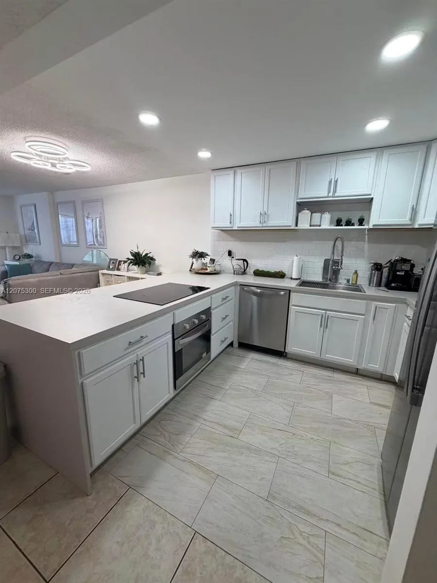 200 Leslie Dr # 427, Hallandale Beach, FL 33009 photo 3