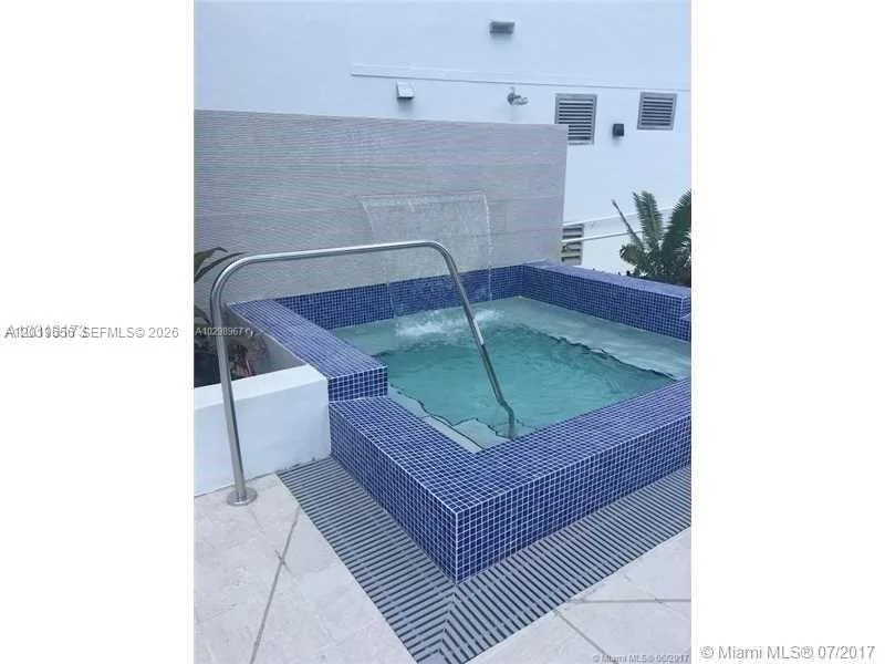 1010 SW 2nd Ave # 1105, Miami, FL 33130 photo 12