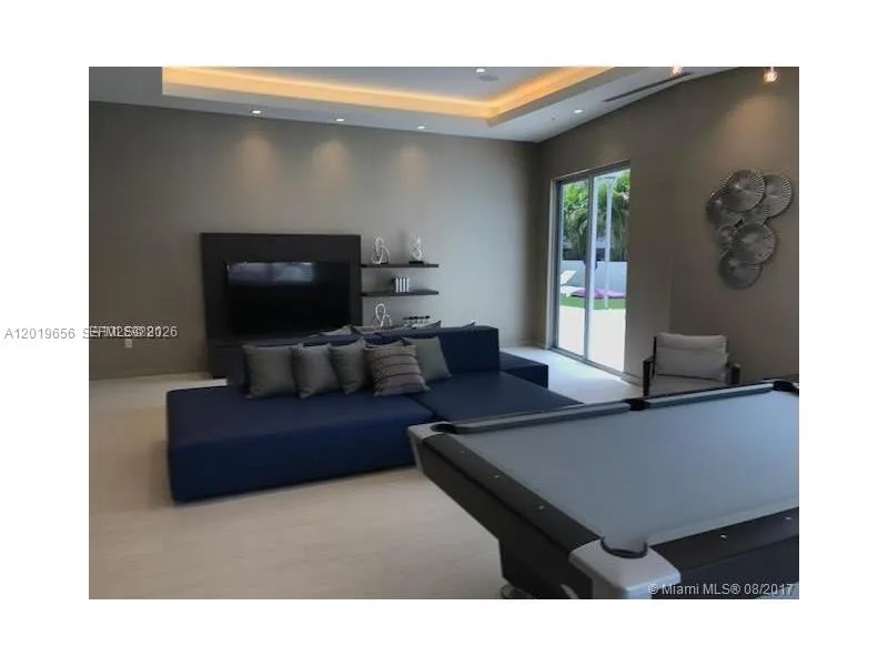 1010 SW 2nd Ave # 1105, Miami, FL 33130 photo 4