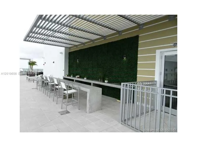 1010 SW 2nd Ave # 1105, Miami, FL 33130 photo 5