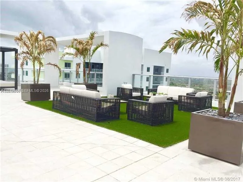 1010 SW 2nd Ave # 1105, Miami, FL 33130 photo 6