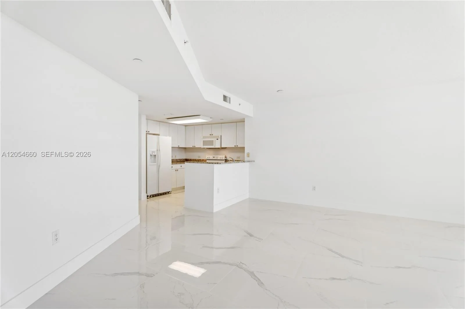 19501 W COUNTRY CLUB DR # 2506, Aventura, FL 33180 photo 2