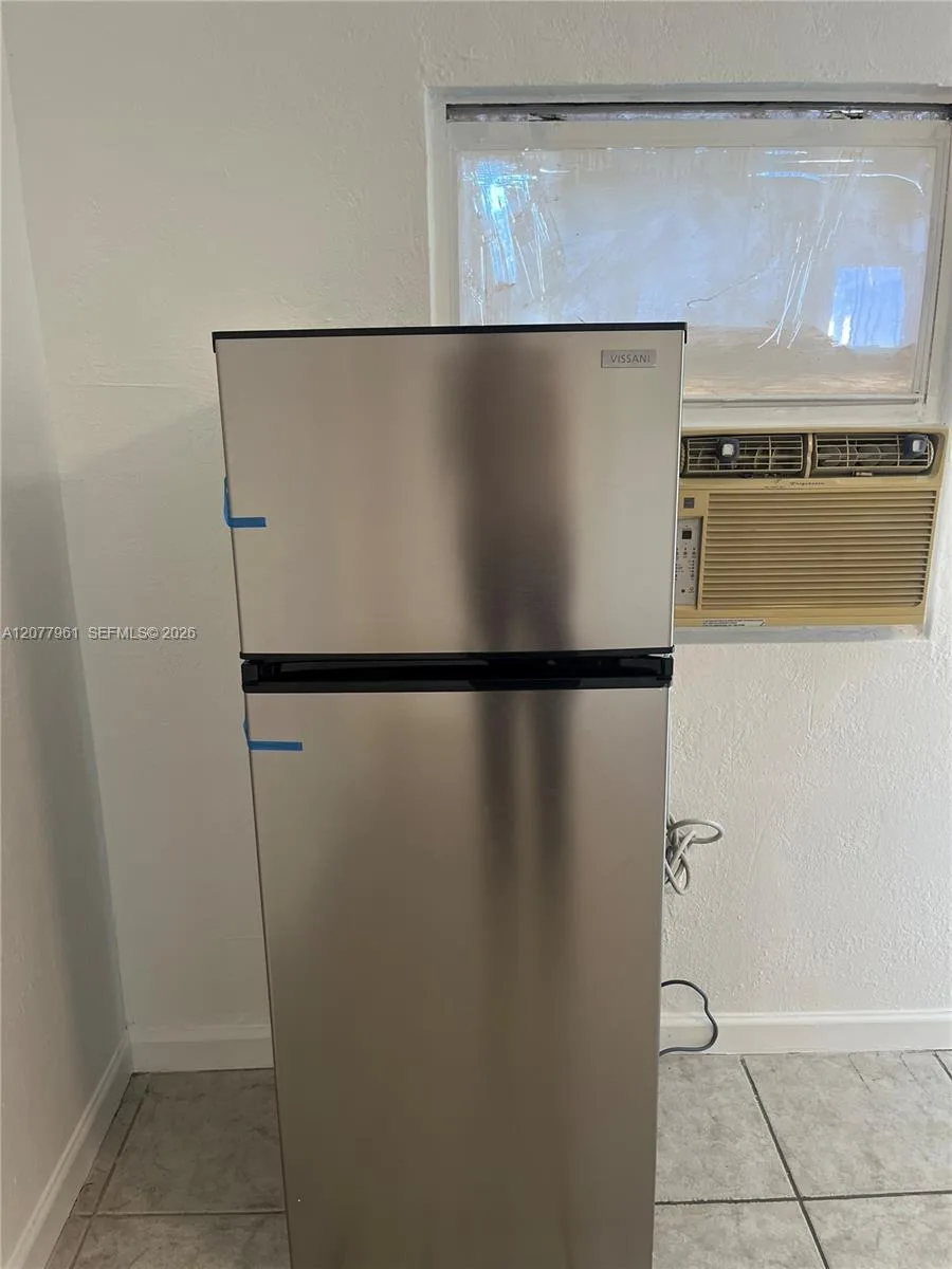 842 NW 107 St # Efficiency, Miami, FL 33168 photo 4