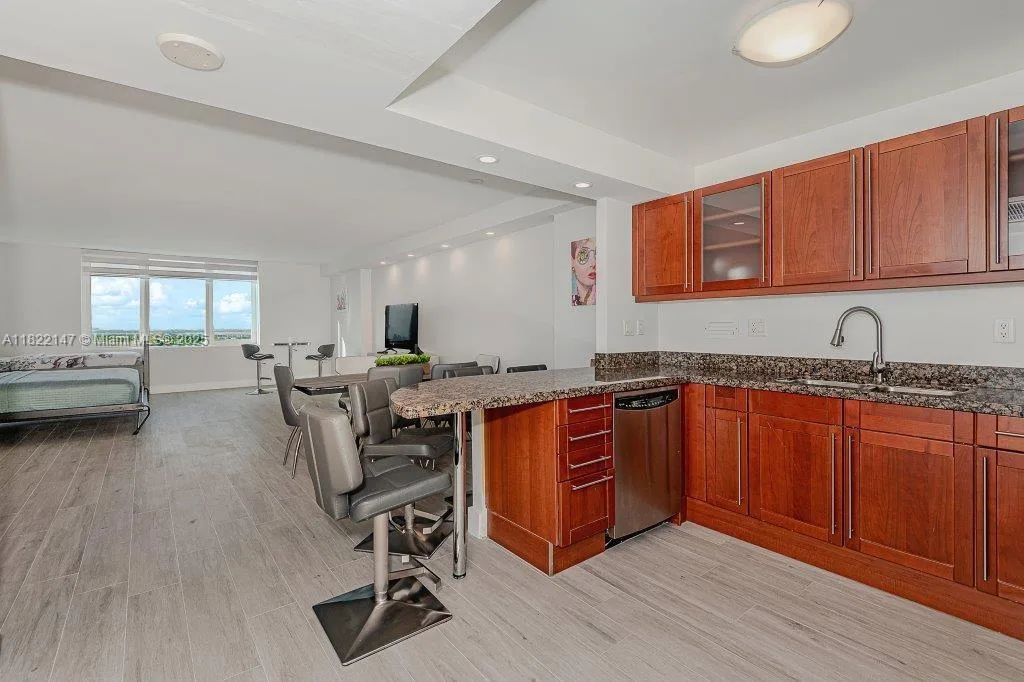 2301 Collins Ave # 1531, Miami Beach, FL 33139 photo 3