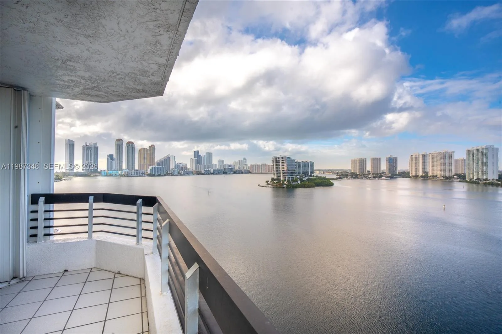 3530 Mystic Pointe Dr # 1401, Aventura, FL 33180 photo 6
