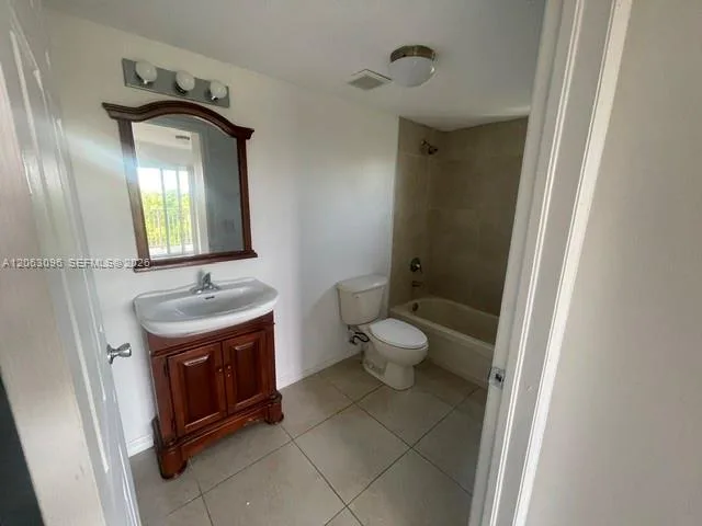 6315 SW 8th St # 401, Miami, FL 33144 photo 3
