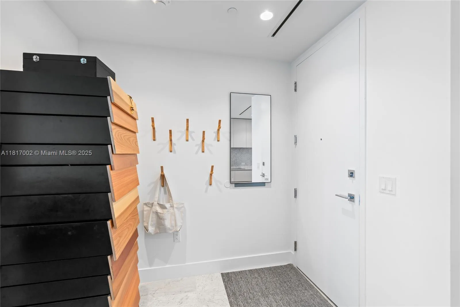 5775 Collins Ave # 1602, Miami Beach, FL 33140 photo 11