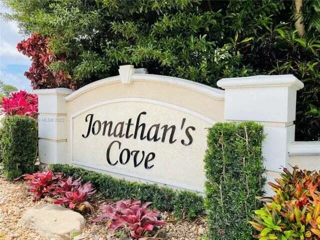 5219 Palmbrooke Circle, West Palm Beach, FL 33417