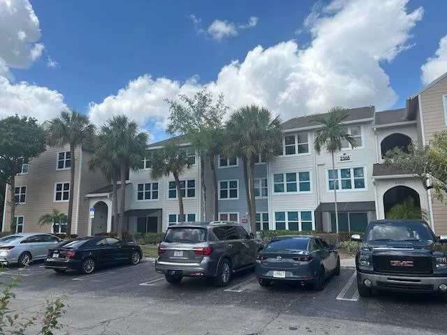 2305 N Congress Avenue # 28, Boynton Beach, FL 33426