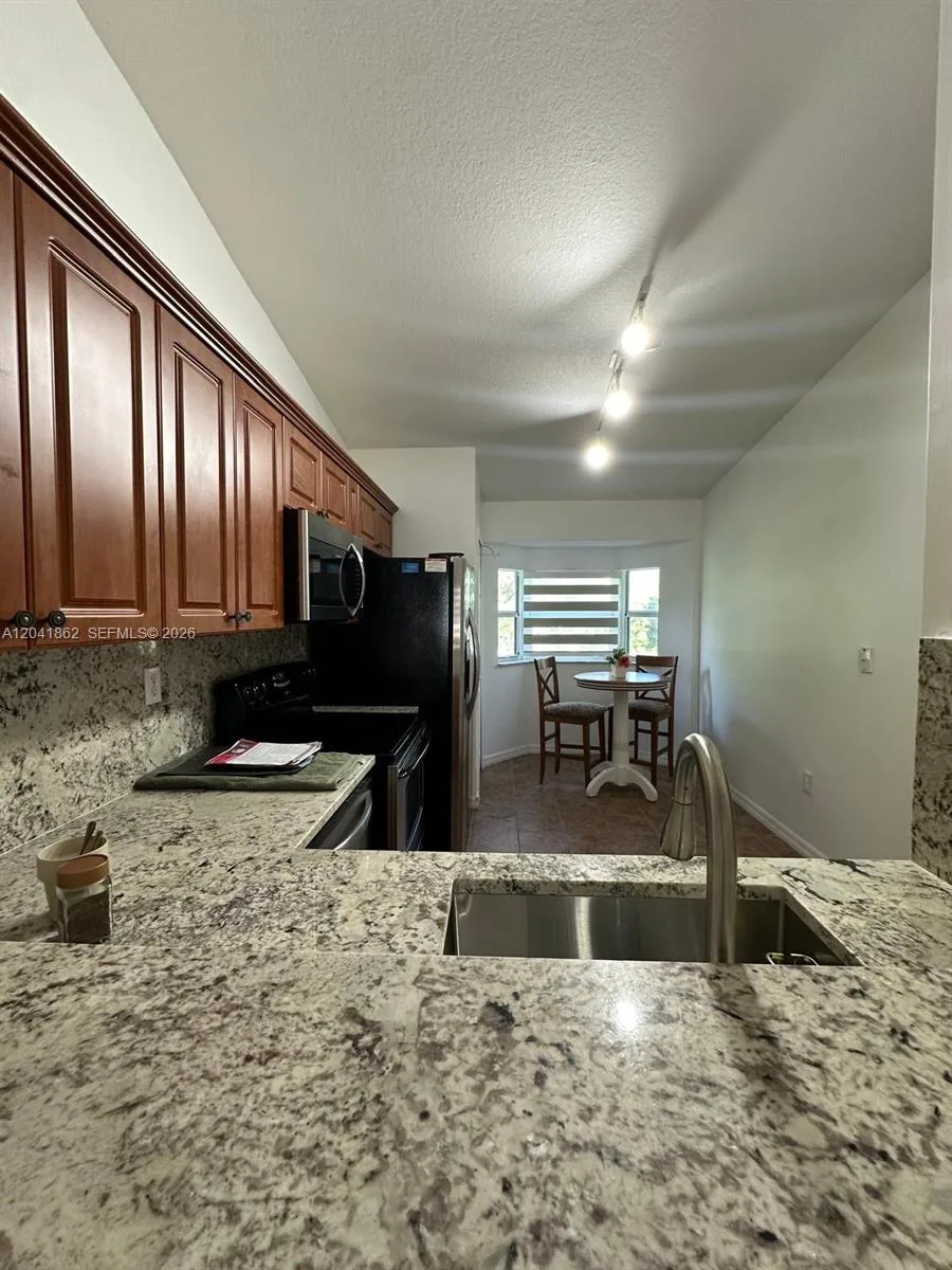 2920 SE 12th Rd # 203-30, Homestead, FL 33035 photo 11