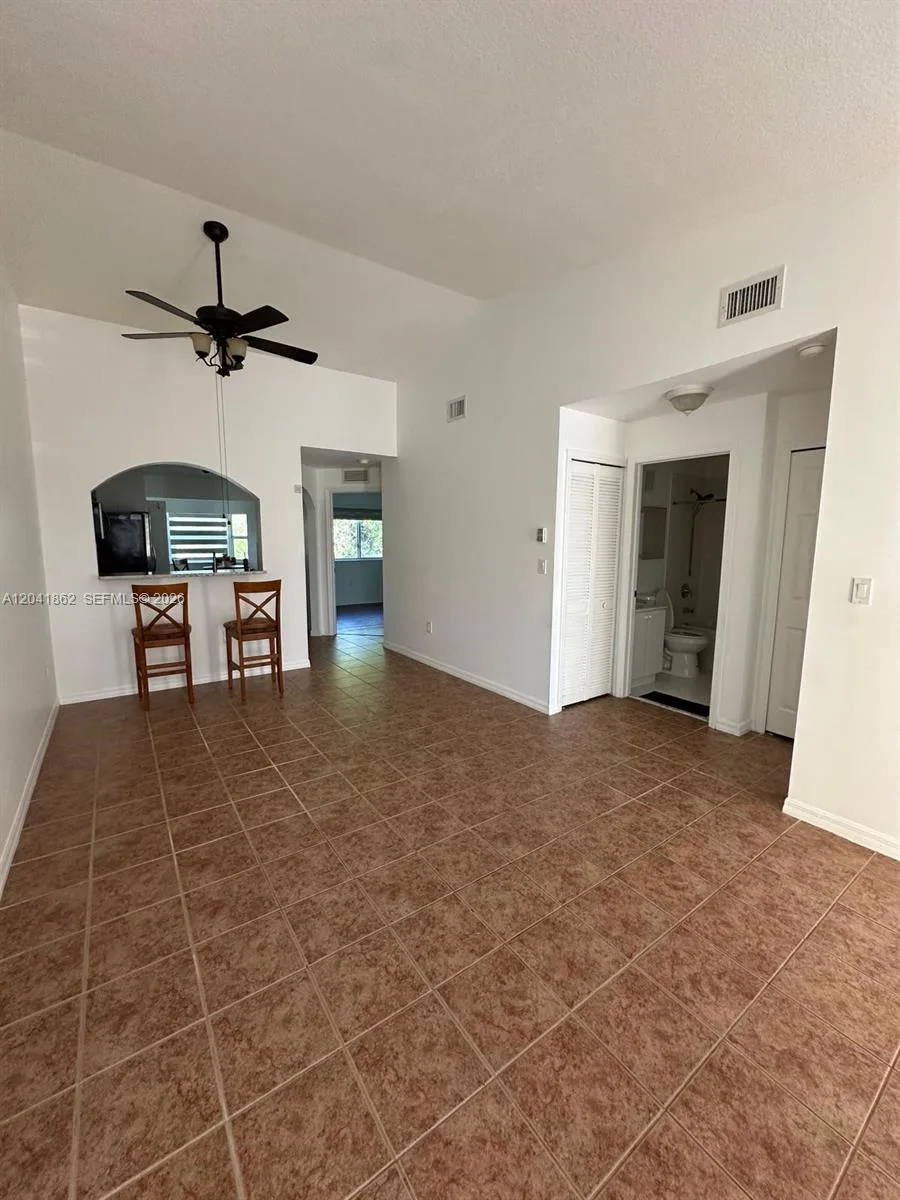 2920 SE 12th Rd # 203-30, Homestead, FL 33035 photo 2
