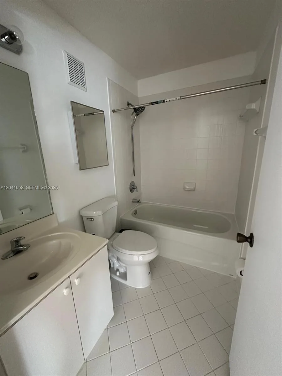 2920 SE 12th Rd # 203-30, Homestead, FL 33035 photo 6