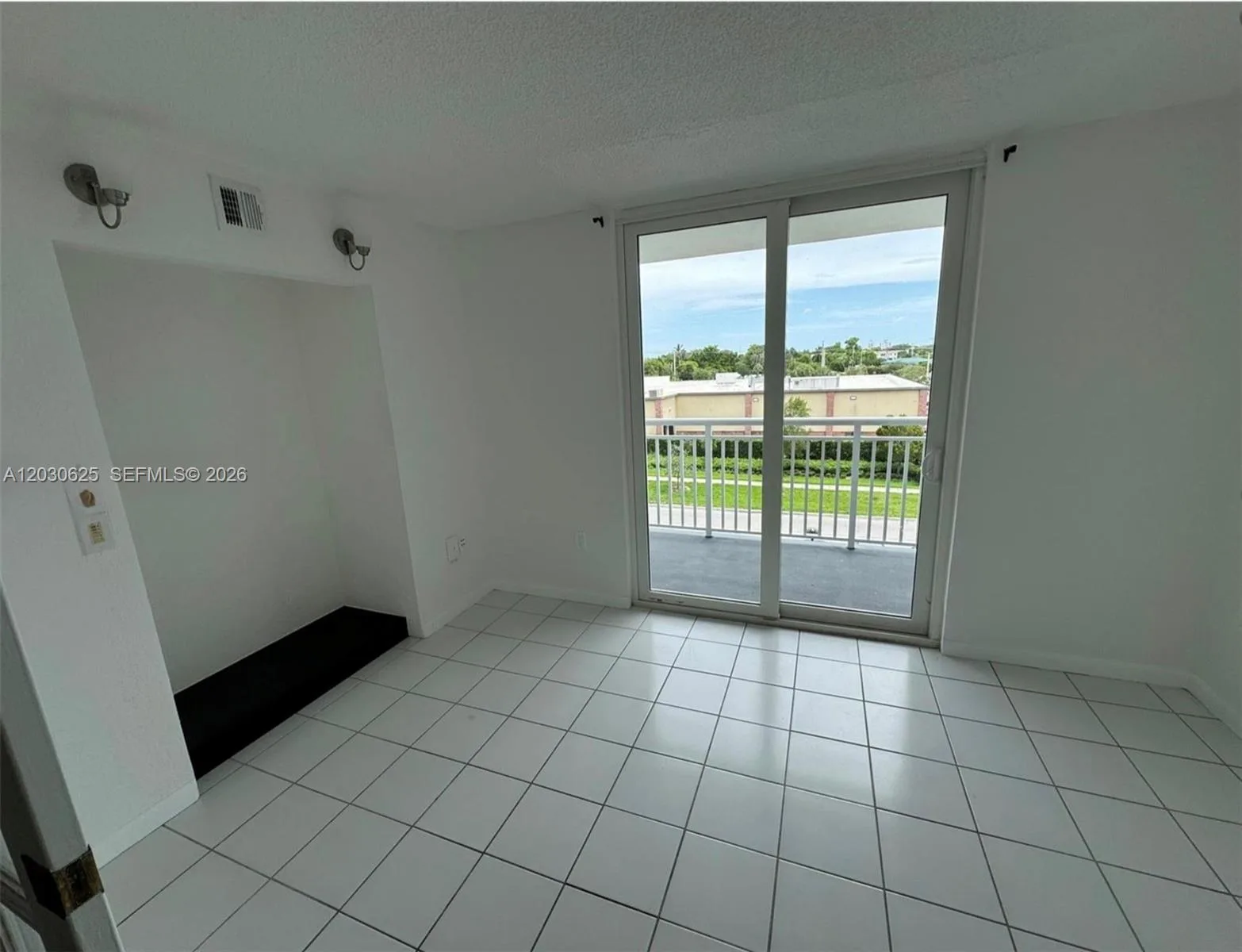 1251 NE 108th St # 409, Miami, FL 33161
