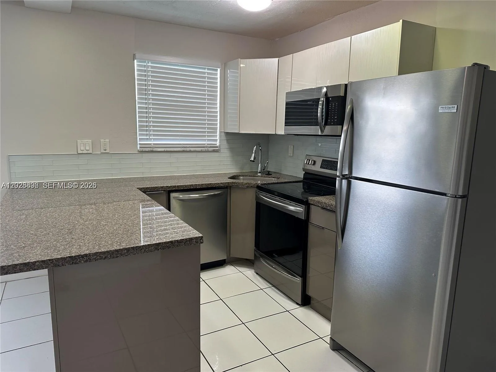1975 NE 135th St # 3E, North Miami, FL 33181