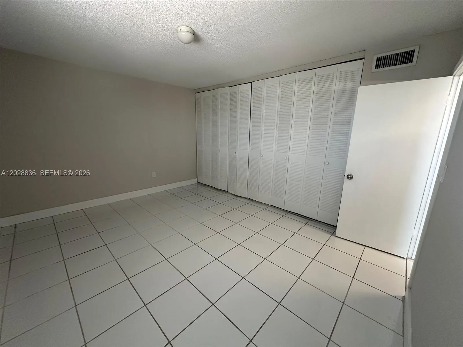 1975 NE 135th St # 3E, North Miami, FL 33181 photo 4