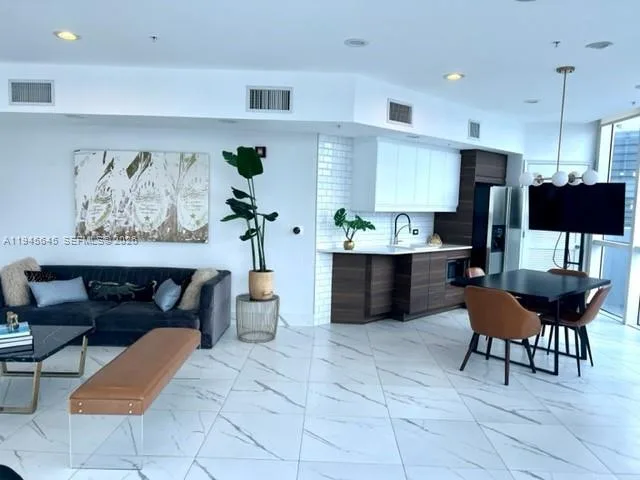 480 NE 30th St # 1803, Miami, FL 33137 photo 9