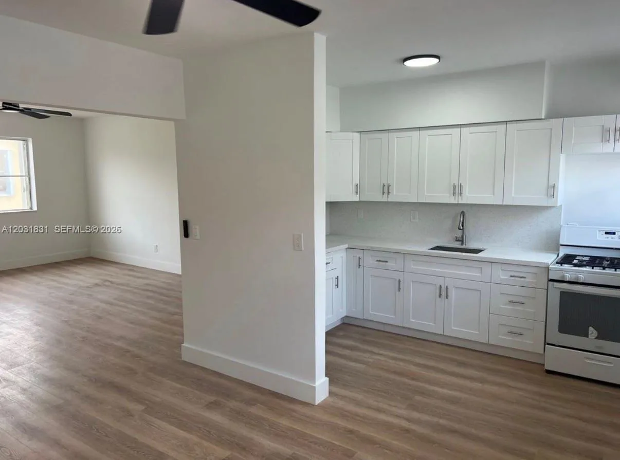 7730 Byron Ave # 4, Miami Beach, FL 33141