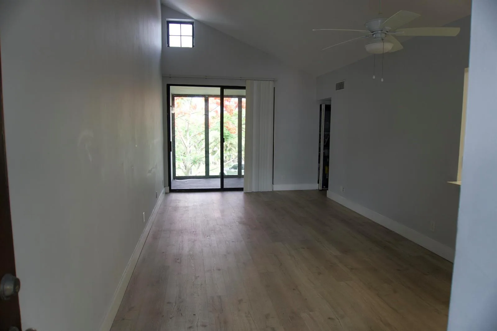 213 Lake Pointe Drive # 211, Oakland Park, FL 33309 photo 2