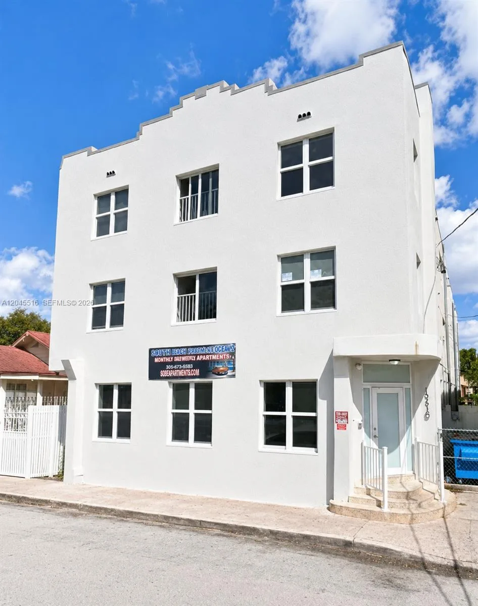 1051 NW 2nd St # 10, Miami, FL 33128