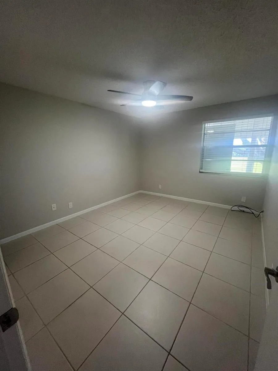 93 Normandy B, Delray Beach, FL 33484 photo 10