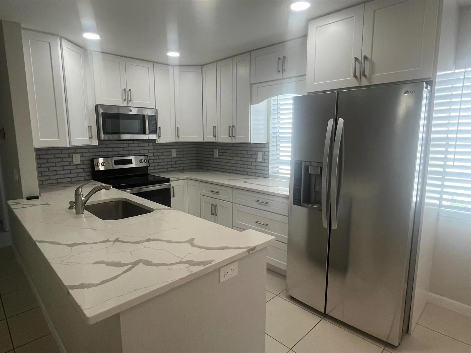 93 Normandy B, Delray Beach, FL 33484 photo 3