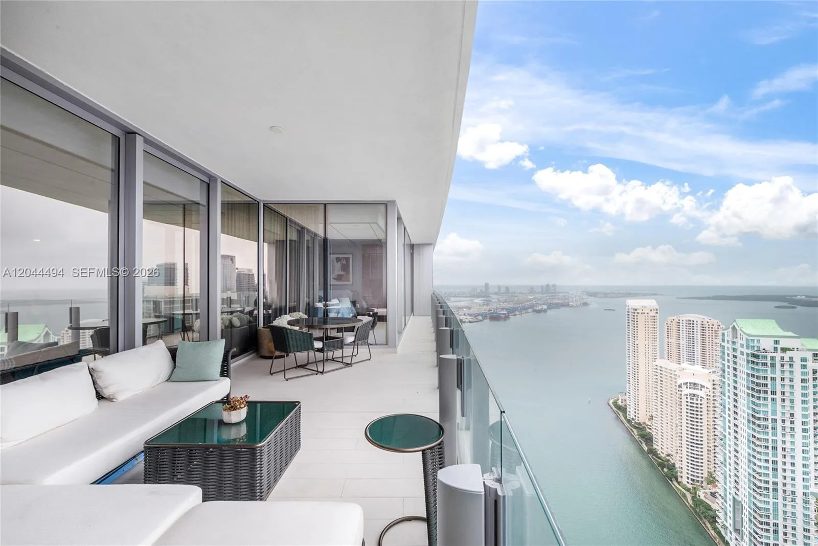 300 Biscayne Blvd Way # 5104, Miami, FL 33131 photo 5